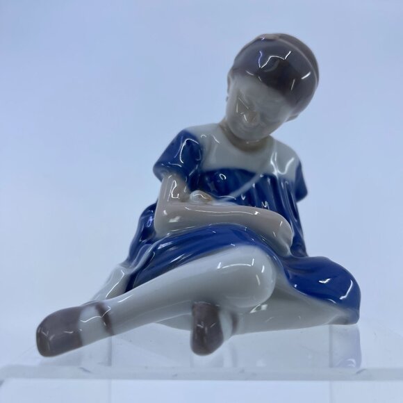 vintage b & g "girl with doll" porcelain figurine copenhagen denmark - Picture 5 of 7